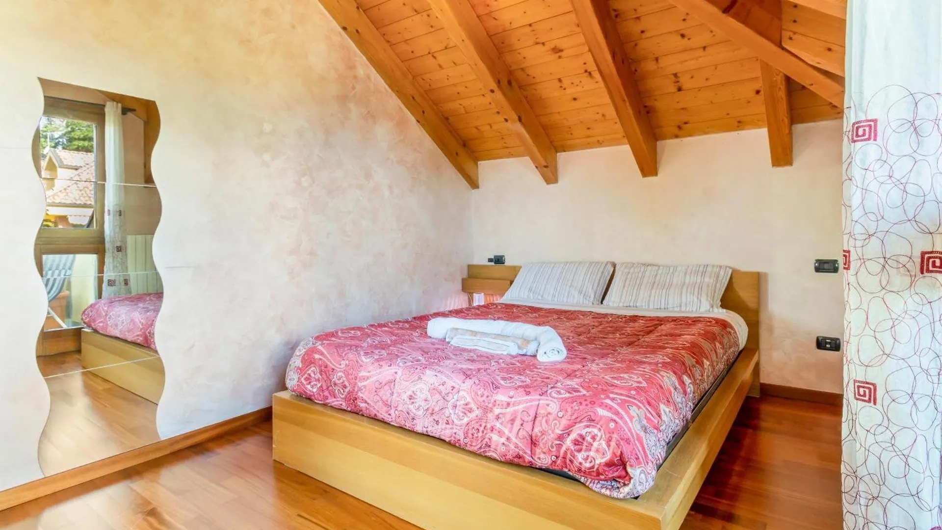 Apartment Lovely Orange House Viggiu