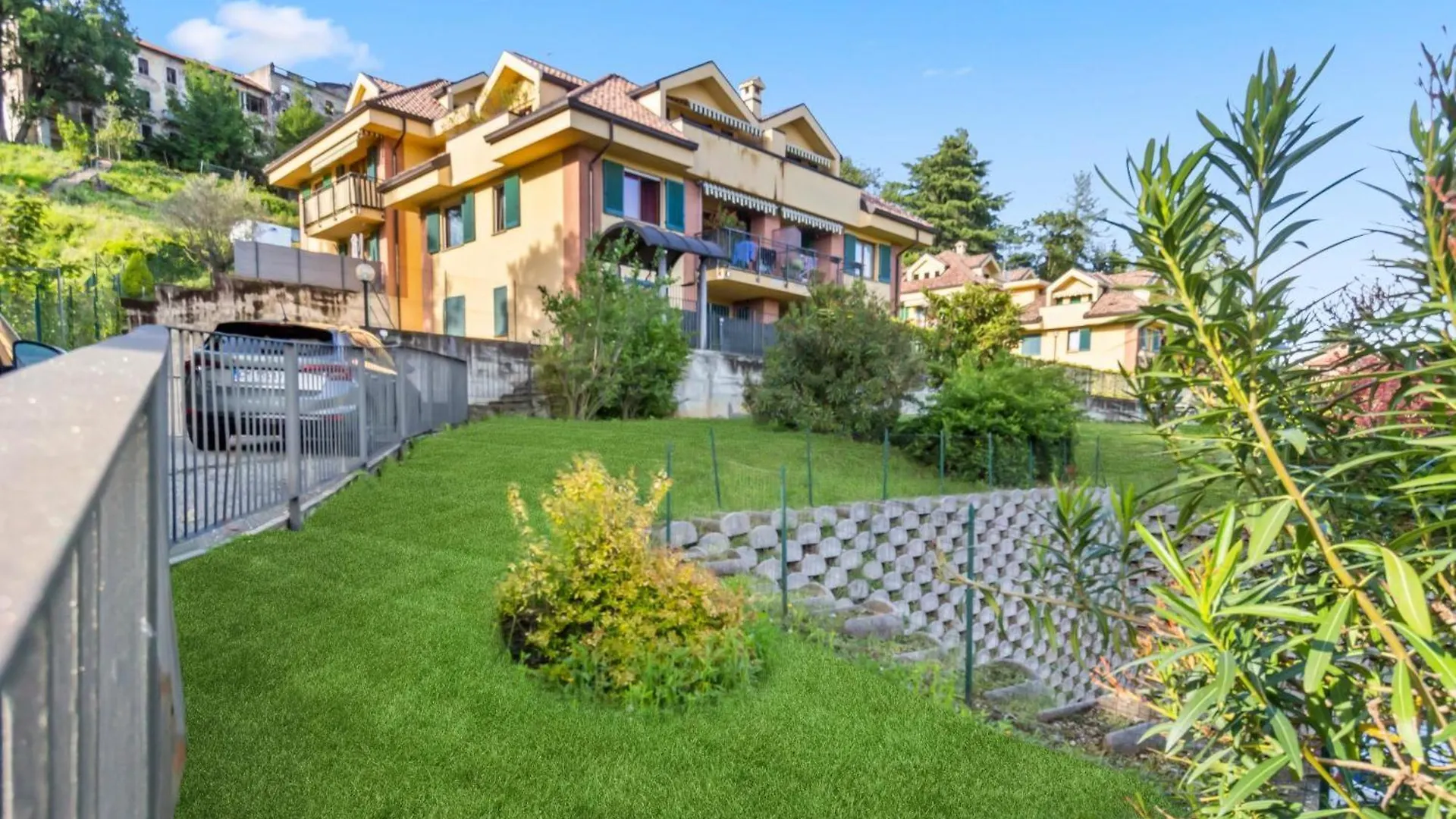 Lovely Orange House Viggiu Italy